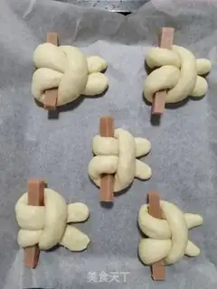 Make Rabbit bread step 4