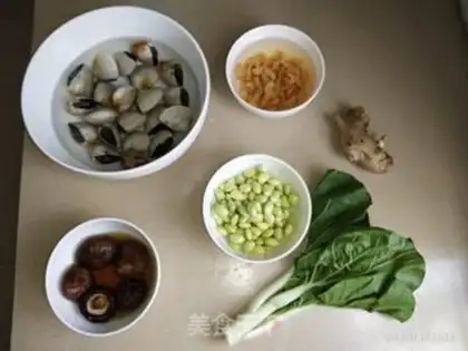 Make Shrimp rice mushroom congee step 0
