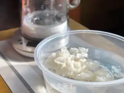Make The beauty of silver ear soup step 1