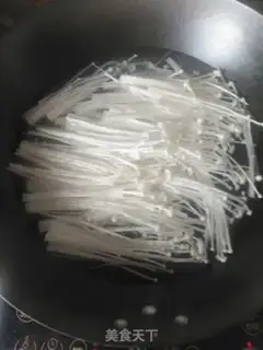 Make Sour soup, fat cow step 1