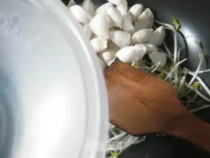Make Green bean sprouts step 2