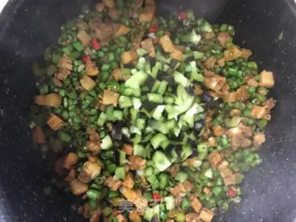 Make Come back to the pot with the peppers and the beans step 3