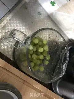 Make Grape banana fire dragon juice step 2
