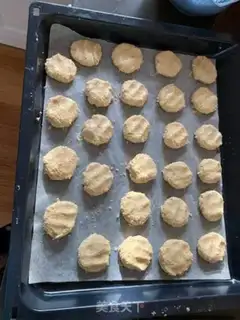 Make Almond cookies step 3