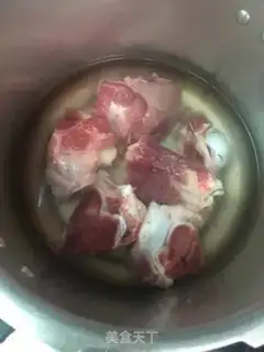 Make Pondmeal crotch bone soup step 1