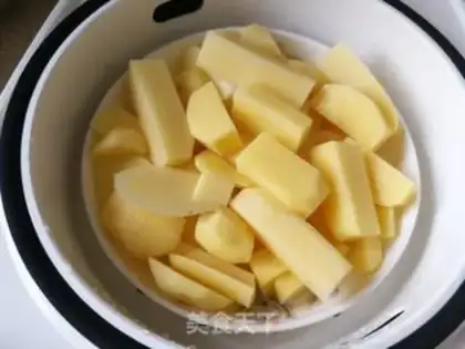 Make Cucumber bacon mashed potatoes step 1