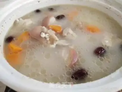 Make Piggy-hot-hot-hot-hot-hot plum soup step 4