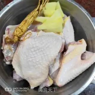 Make Chicken soup, little abalone step 1