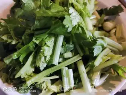 Make Celery beef step 0