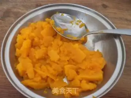 Make Pumpkin roses step 1