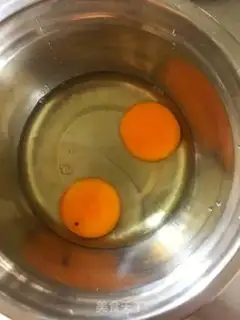 Make Omelette step 1
