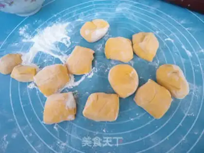 Make Pumpkin roses step 4
