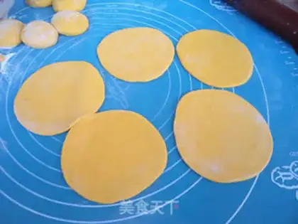 Make Pumpkin roses step 5