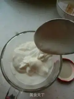 Make Pyramid honey yogurt shakes step 6