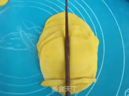 Make Pumpkin roses step 8