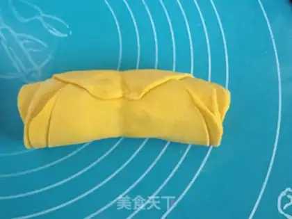 Make Pumpkin roses step 9