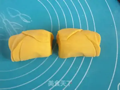 Make Pumpkin roses step 10