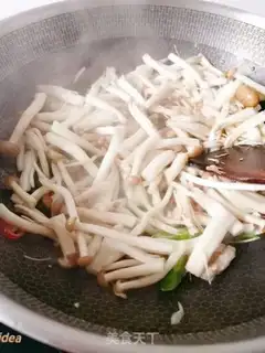 Make Crab mushrooms and fried meat step 7