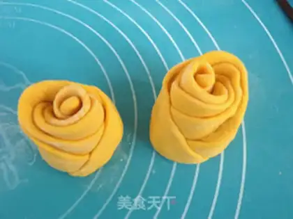 Make Pumpkin roses step 11