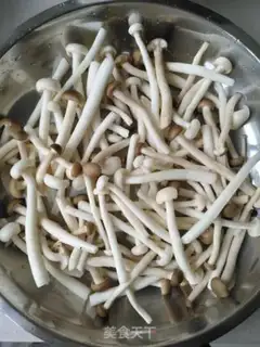 Make Seafood mushroom steam chicken step 2