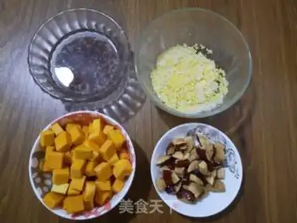 Make quinoa pumpkin porridge step 1