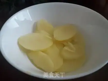 Make Chicken leg steam, bean skin step 1