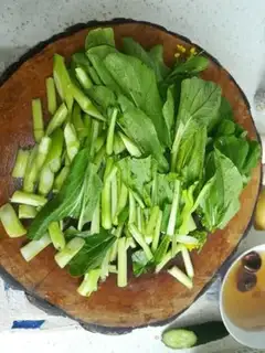 Make Garlic cabbage step 0