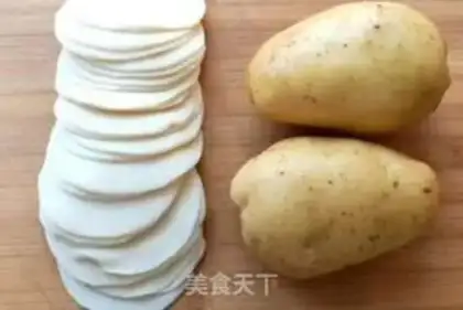 Make Five pink potato rolls step 0
