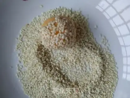 Make Baked sesame potato balls step 5