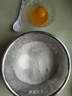 Make Oiled egg noodles step 0