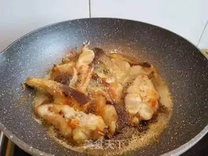 Make Red-burned fish and rice step 5