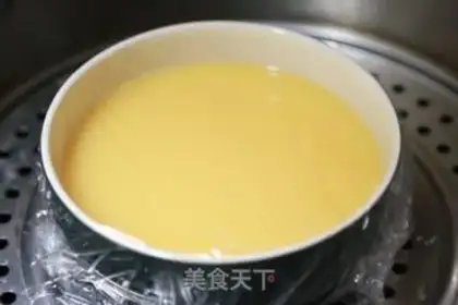 Make Yellow tarts and eggs step 4