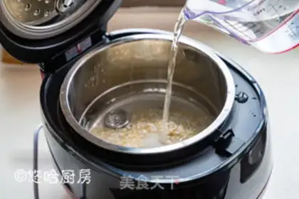 Make quinoa abalone congee step 1