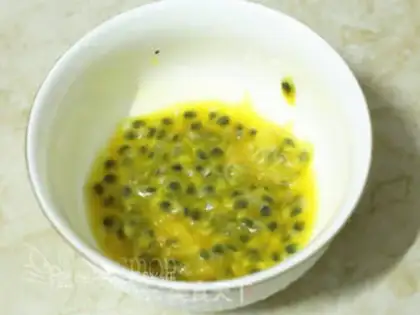 Make Brahma mango popsicle step 1