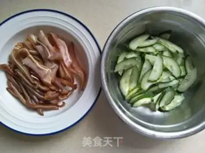 Make Piggy cucumbers step 0