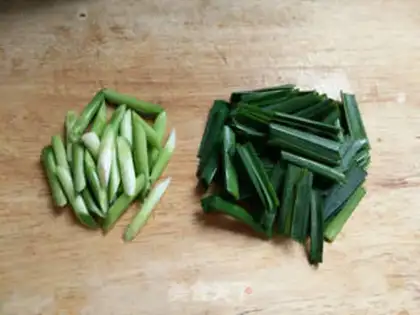 Make Garlic saplings step 1