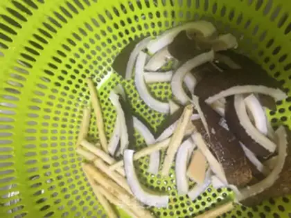 Make Coconut king chicken claws step 1