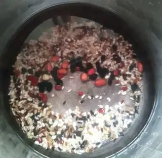 Make Five grains of porridge step 1