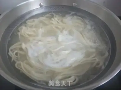 Make Tomato toad noodles step 1