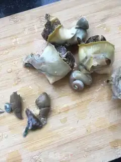 Make Flaming conch noodles step 1