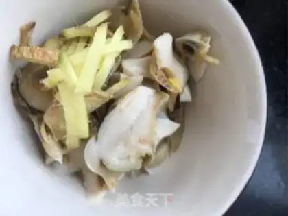 Make Flaming conch noodles step 4