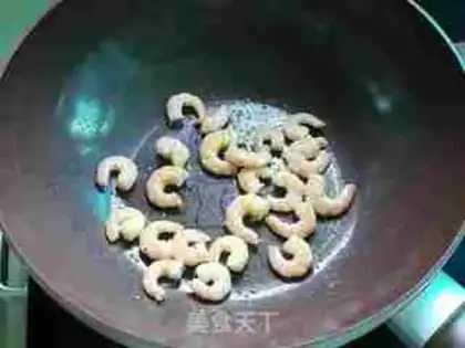 Make Shrimp noodles step 4
