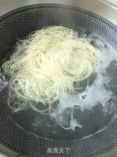 Make Flaming conch noodles step 11