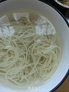 Make Flaming conch noodles step 12