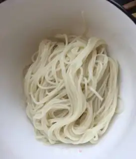 Make Flaming conch noodles step 13