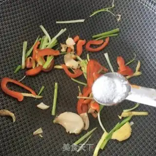 Make Flaming conch noodles step 16