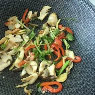 Make Flaming conch noodles step 19