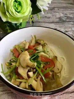 Make Flaming conch noodles step 23