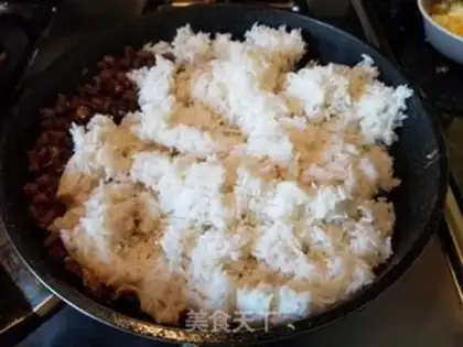 Make X-O SALAMI FRIED RICE step 5