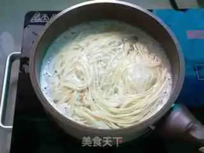 Make Meat and vegetable noodles step 4